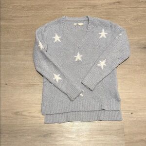 UGG Light Blue V-Neck Sweater with White Stars